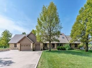 1 Braid Hill Dr, Winfield, KS 67156