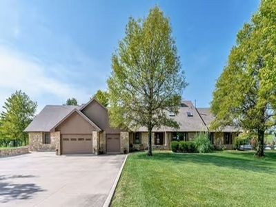1 Braid Hill Dr, Winfield, KS, 67156