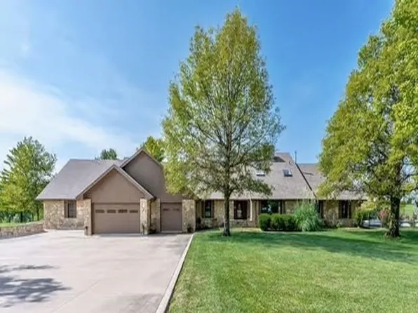 1 Braid Hill Dr, Winfield, KS 67156