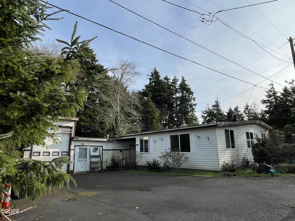 724 SE Reef Ave, Lincoln City, OR 97367