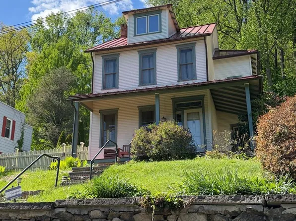 820 Friedensburg Rd, Reading, PA 19606