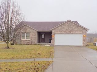 101 Clear Spring Ln, Trafalgar, IN 46181