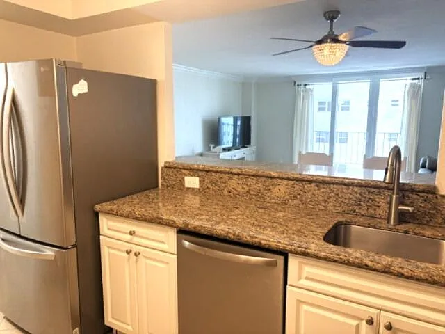 1900 S Ocean Blvd #7J — Photo 7