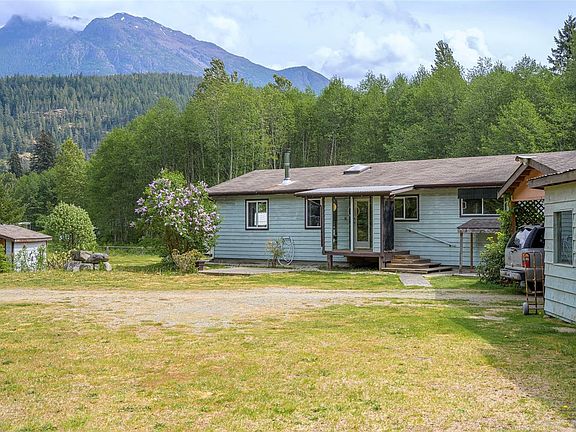 2nd image of 400 Dyer Rd