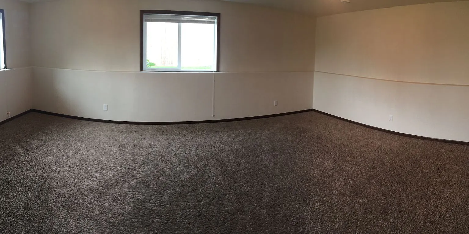 4 bed 3 bath Single Family Home — Photo 3