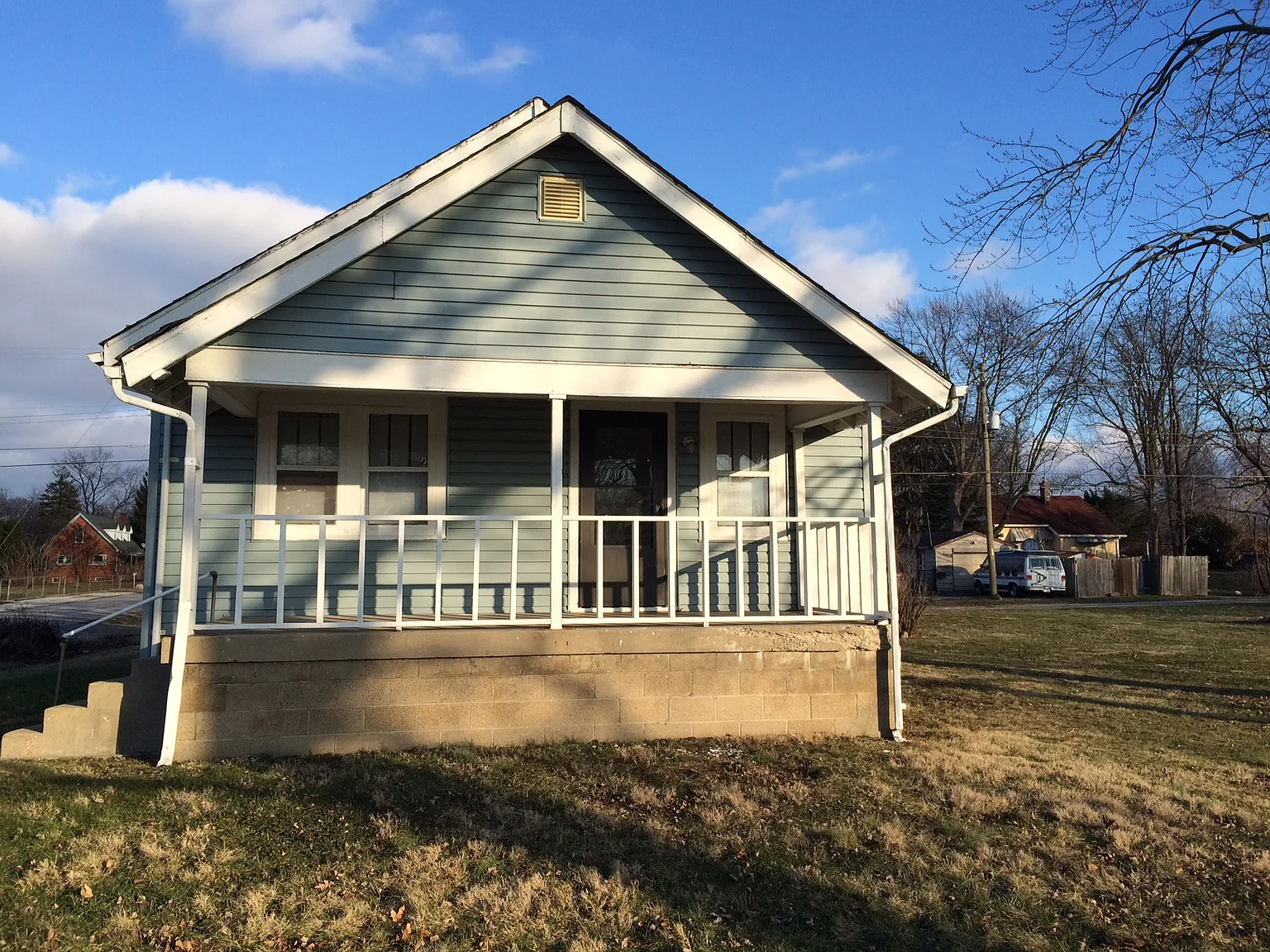 2703 Woodrow Ave photo 1