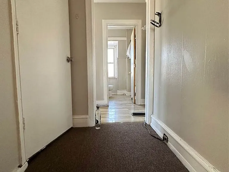 111 E Wyoming Ave — Photo 10