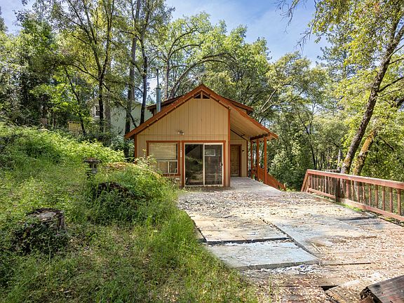 3rd image of 14772 River Ln