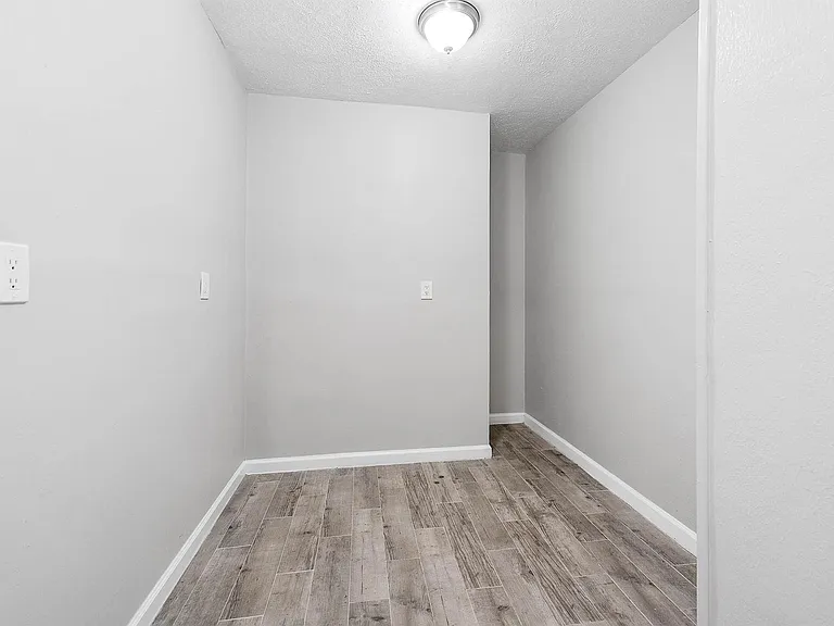 14315 Swanfield Dr — Photo 13