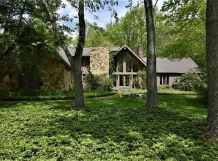 85 Riverstone Dr, Moreland Hills, OH 44022