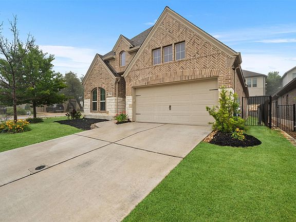 3rd image of 341 Pisa Ln