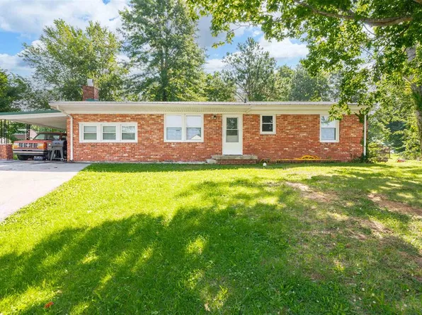 708 Elm St, Cloverport, KY 40111