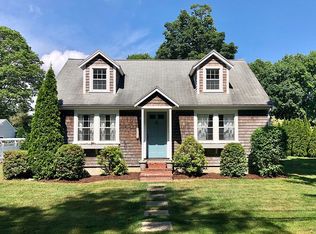 929 Shore Rd, Bourne, MA 02532