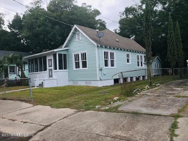 3 bed, 1.0 bath, 1544 sqft, $1,350 — Photo 3