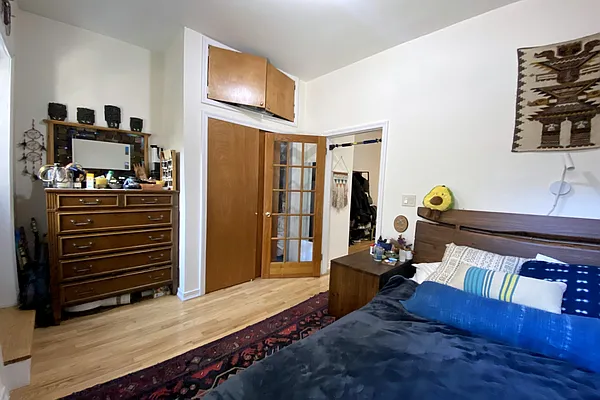 Rented by Douglas Elliman | media 7