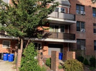 83-77 116th St E, Richmond Hill, NY 11418