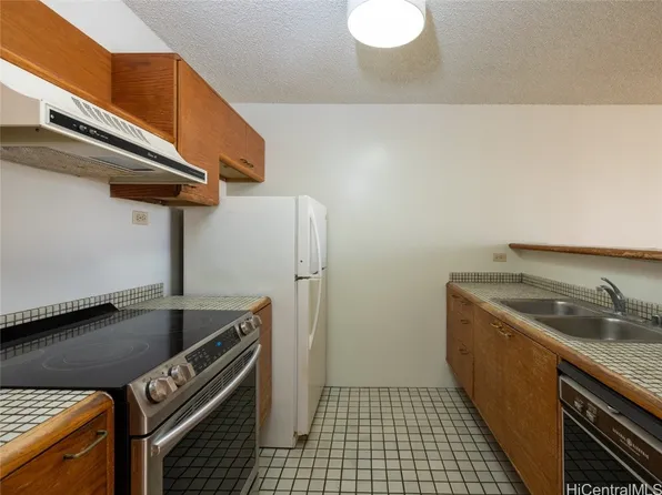 60 N Beretania St APT 1607, Honolulu, HI 96817