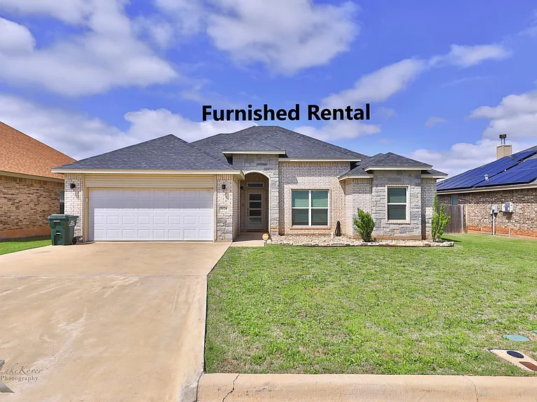 3126 Oakley St — Photo 1