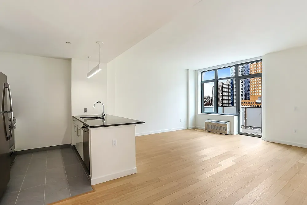180 Myrtle Avenue — Photo 2