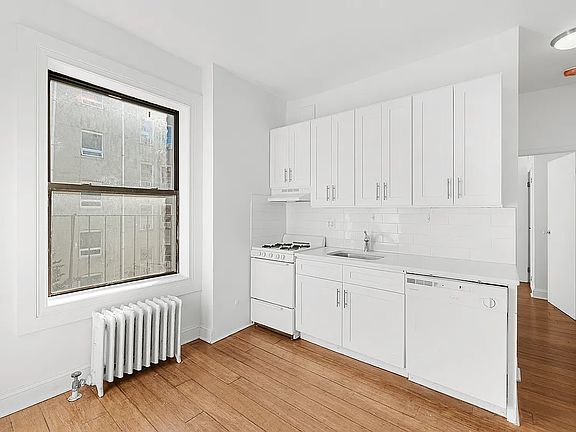 4th image of 619 E 5th St APT 10-W