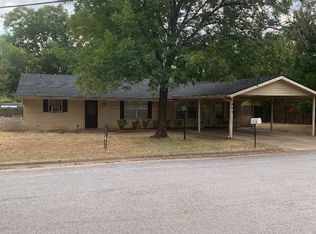 1808 Edgewood Dr, Bridgeport, TX 76426