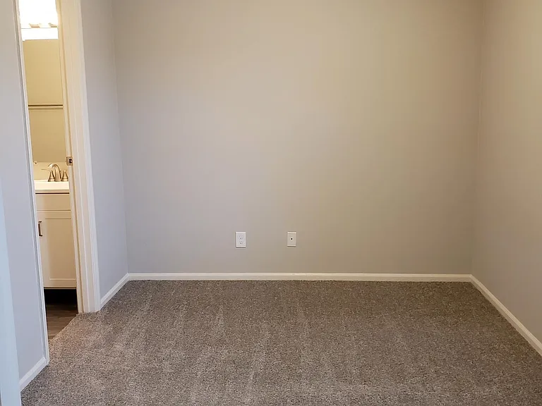 Harbour Club Apartments — Photo 17
