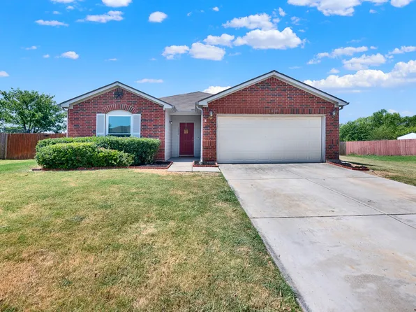 1208 Feather Crest Dr, Krum, TX 76249