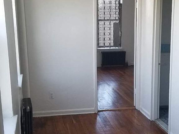 3rd image of 302 E 126th St APT 3B