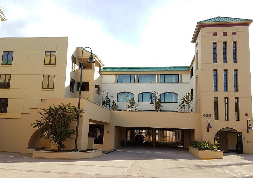1st image of 420 E Las Tunas Dr #4C