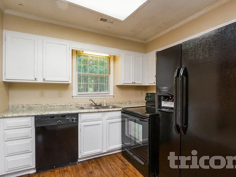 1202 Holly Hills Dr SW — Photo 7