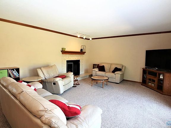4th image of 515 Ballybay Ct E
