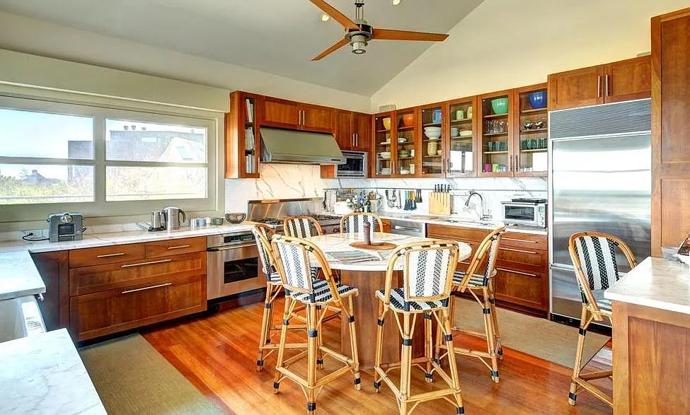 Ocean Front Estate in Sagaponack — Photo 4