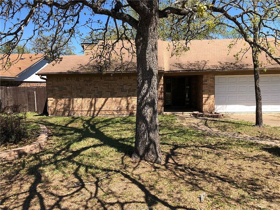 1st image of 1403 Bayou Woods Dr