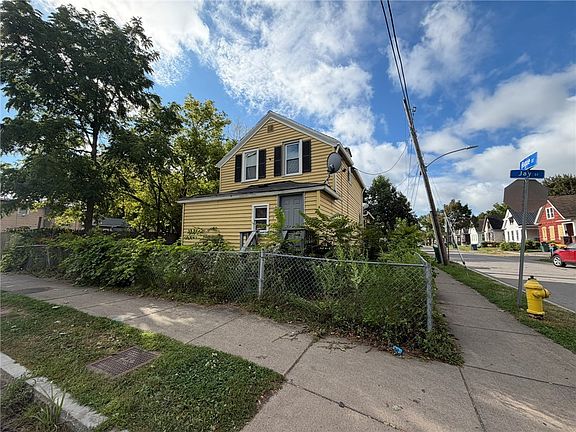 2nd image of 959 Jay St