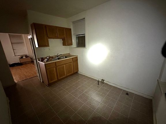 3rd image of 5930 Shulte Ave