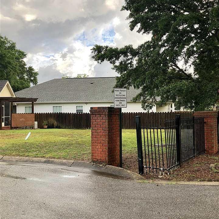 2nd image of 100 Raby Ln