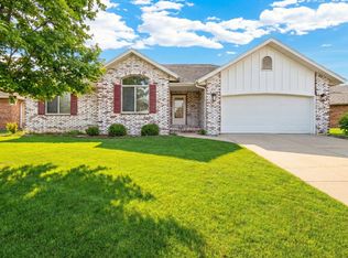 647 S Meteor Ave, Springfield, MO 65802