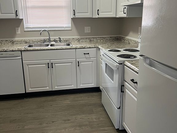 5th image of 532 Bright Ave #4