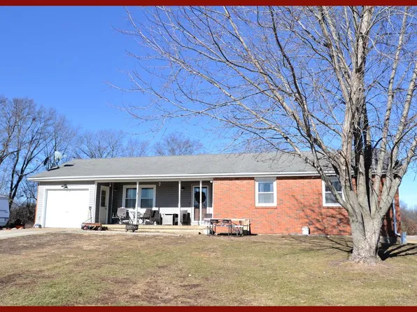 45761 Luck Pl, La Plata, MO 63549