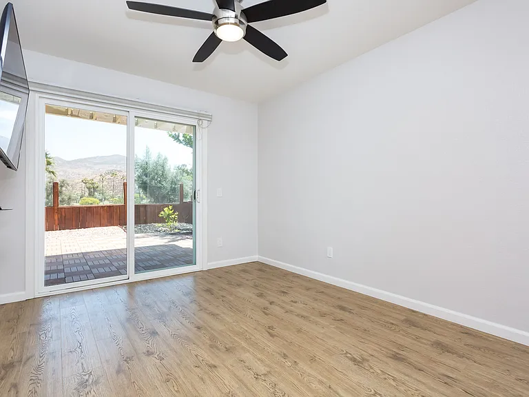 2725 Blackbush Ln — Photo 25