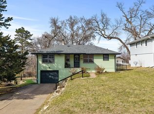 3702 Summit St, Omaha, NE 68112
