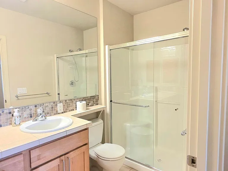 410 NE 70th St #201 — Photo 9