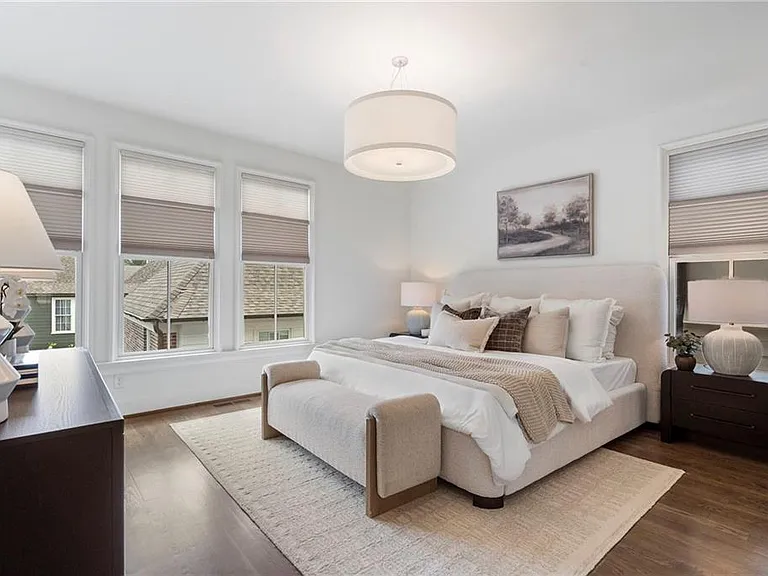 2711 Southwell St NE — Photo 24