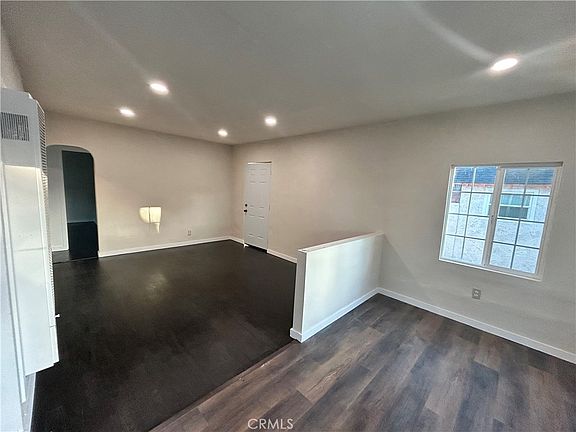 4th image of 2412 Gale Ave