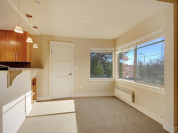 3rd image of 511 100th Ave NE APT 101