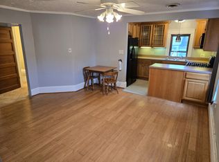 153 Conway St #2R, Greenfield, MA 01301