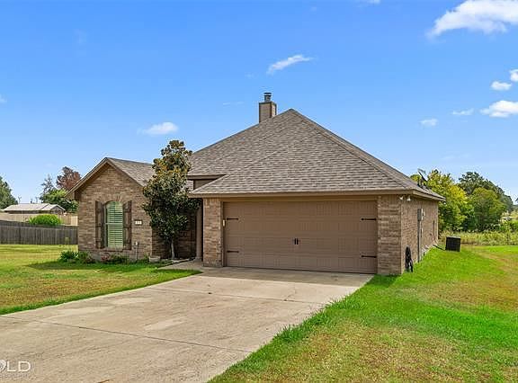 2nd image of 173 Lakeside Dr