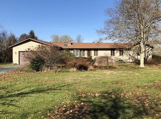 520 Hixbridge Rd, Westport, MA 02790