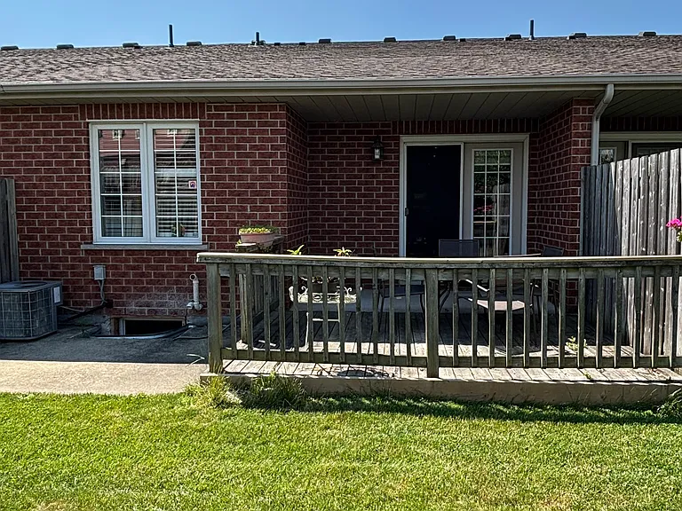 24 Metcalfe St — Photo 10