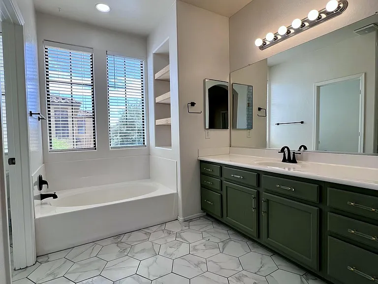 Primary bath